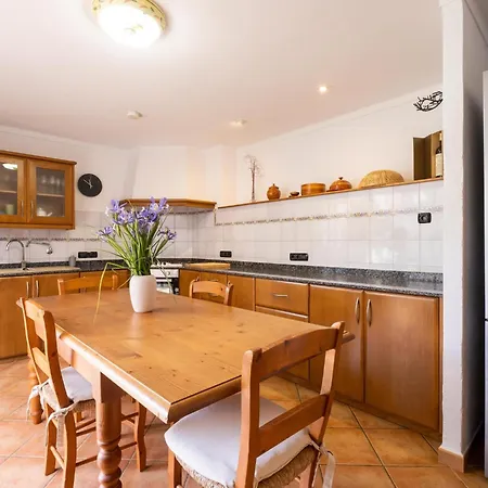 Townhouse Horta Den Menut By Sunvillas Mallorca Hébergement de vacances *